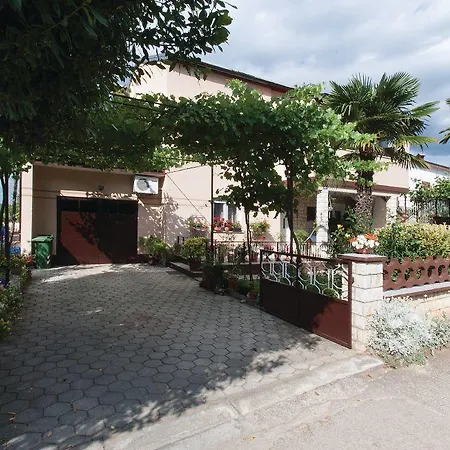Apartment Mareonda.2 * 로비니